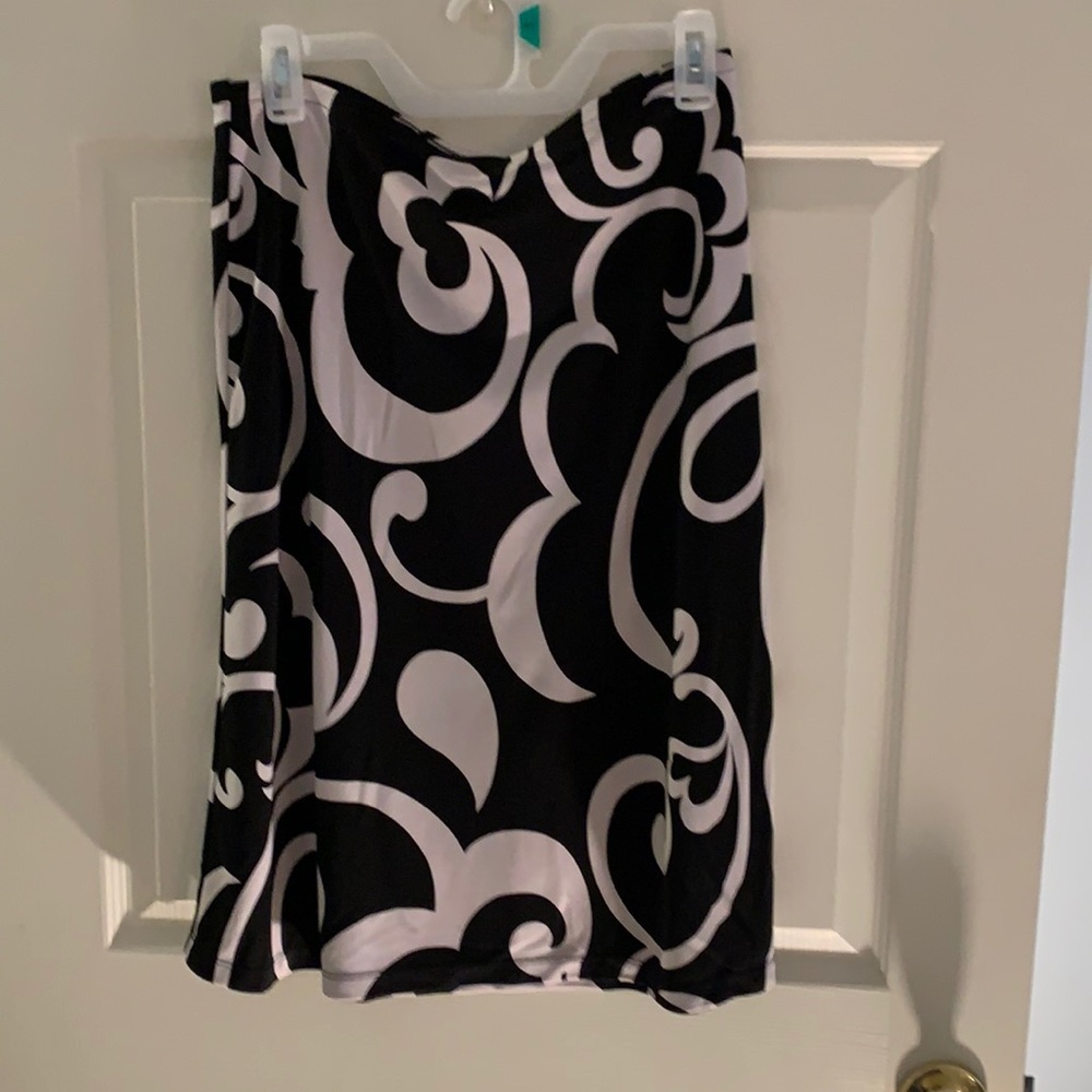 Fun print knee length skirt